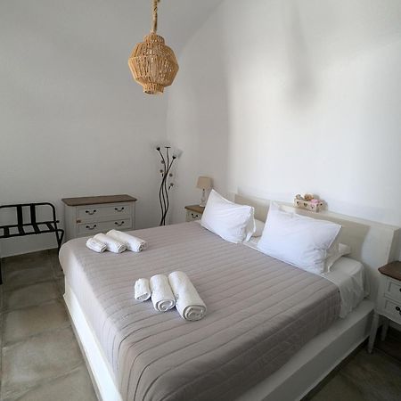 Oia'S Secret Villa Exterior photo