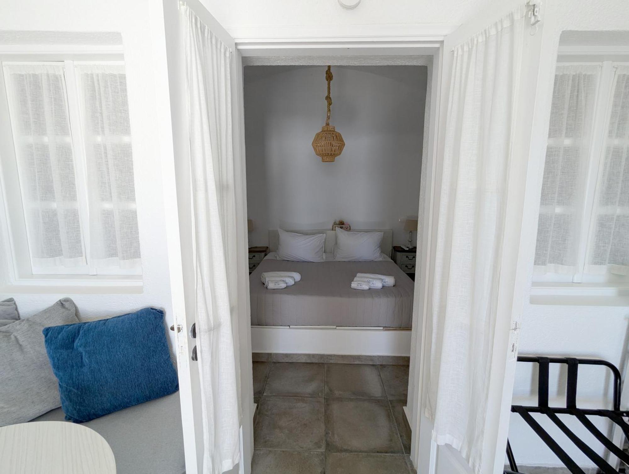Oia'S Secret Villa Exterior photo