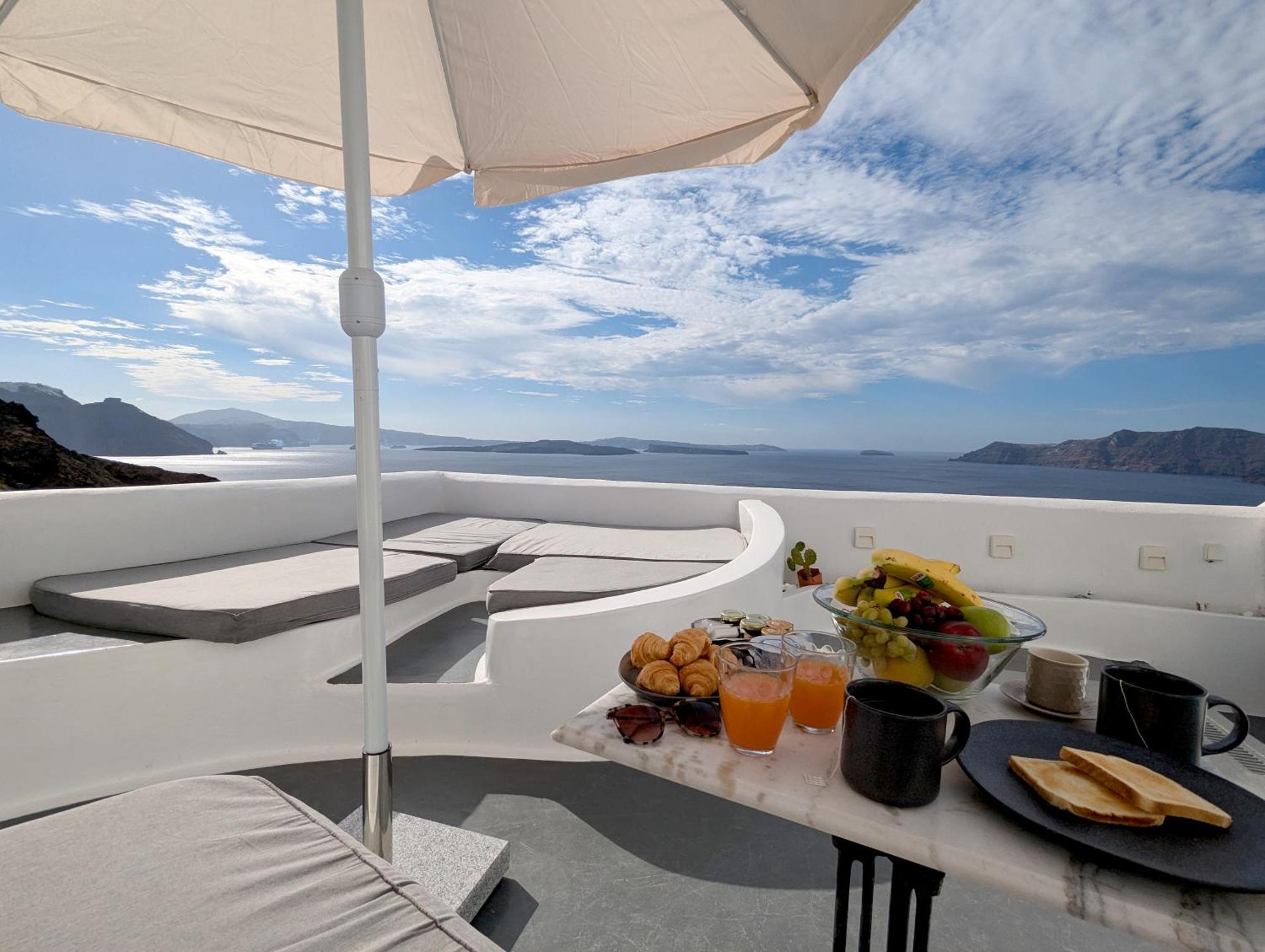 Oia'S Secret Villa Exterior photo