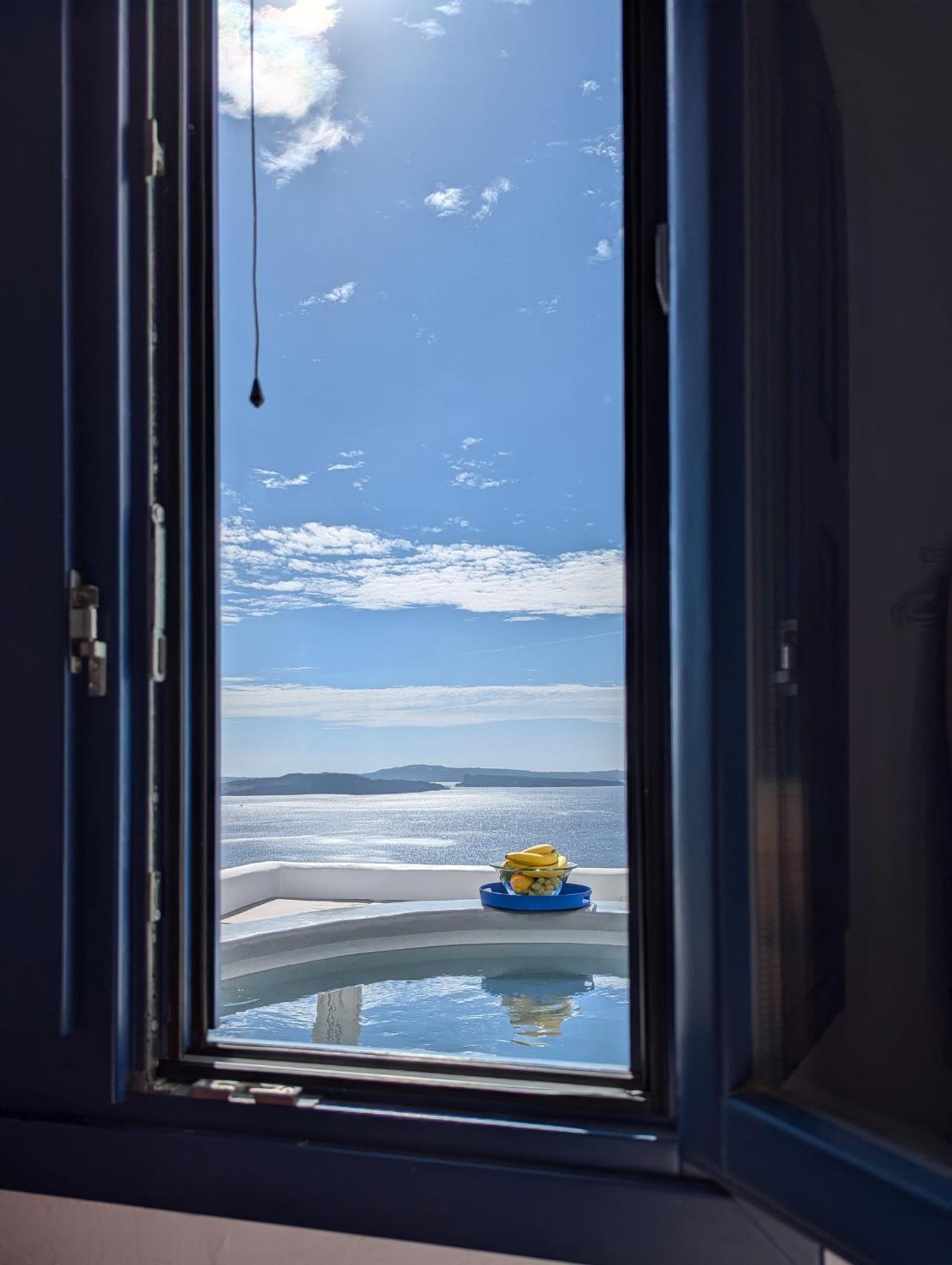 Oia'S Secret Villa Exterior photo