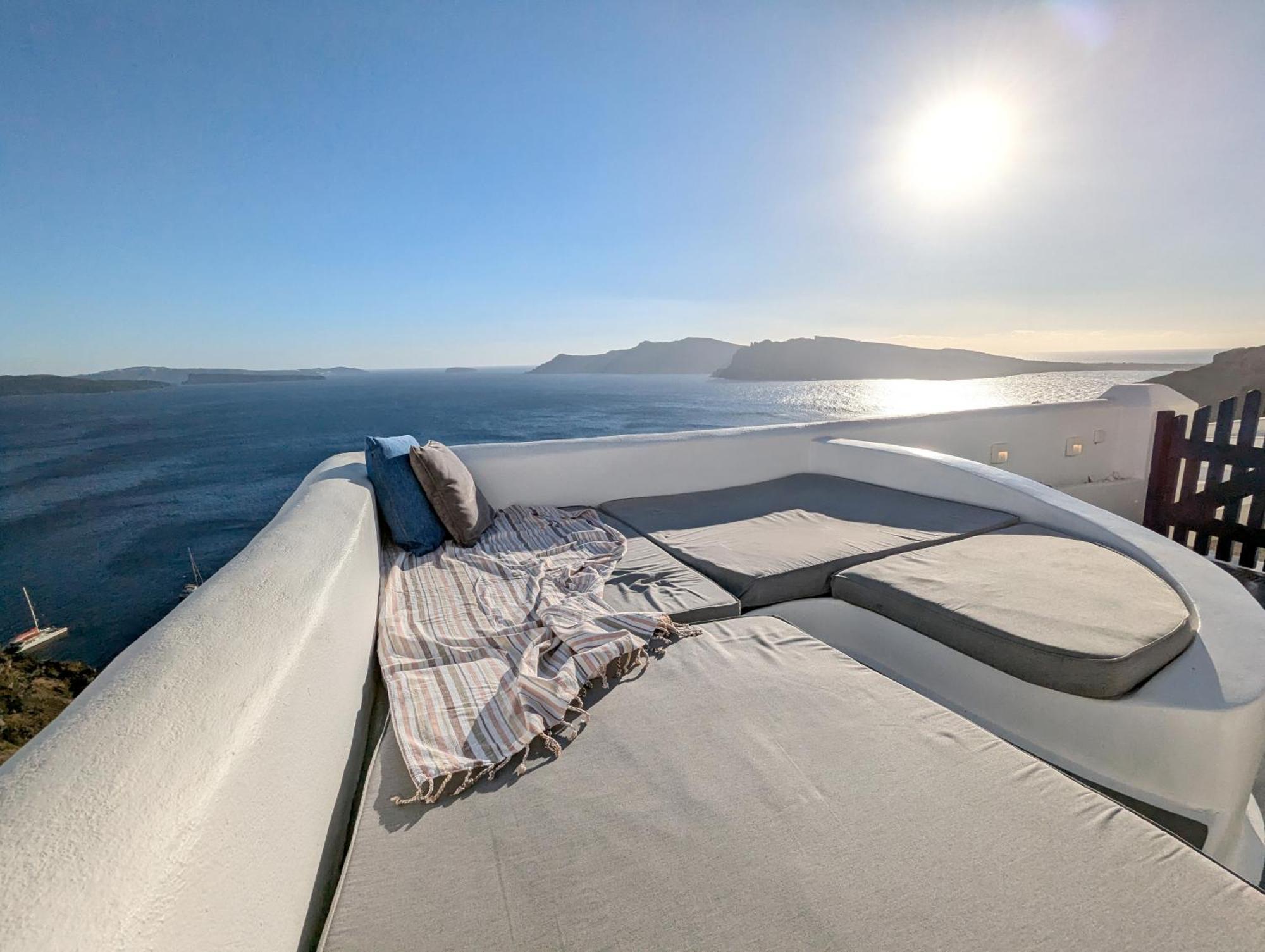 Oia'S Secret Villa Exterior photo