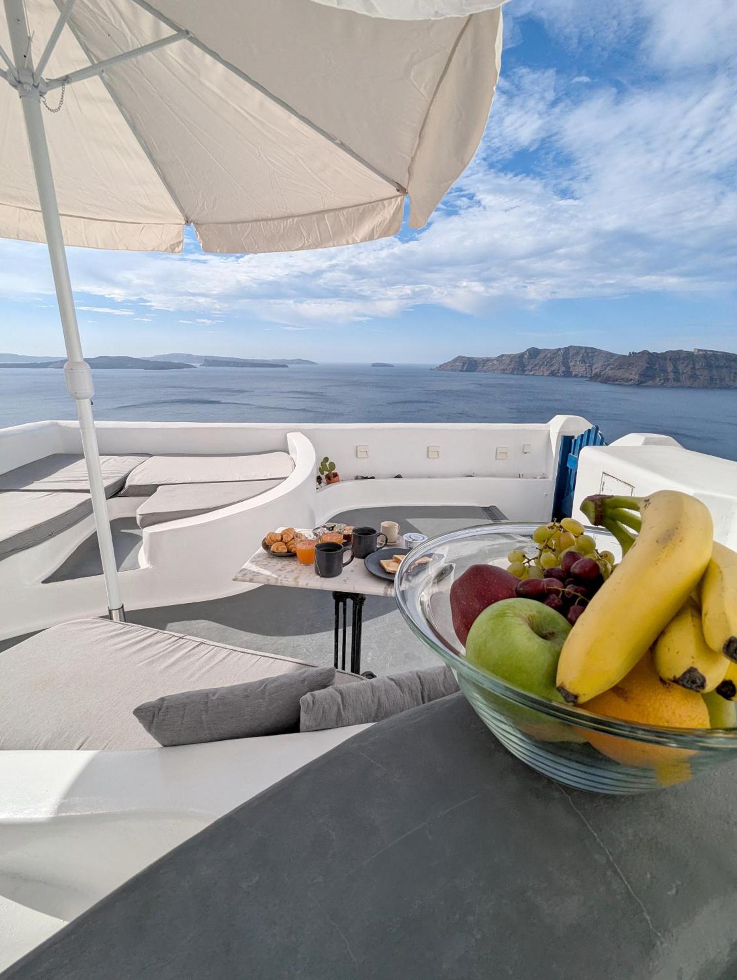 Oia'S Secret Villa Exterior photo