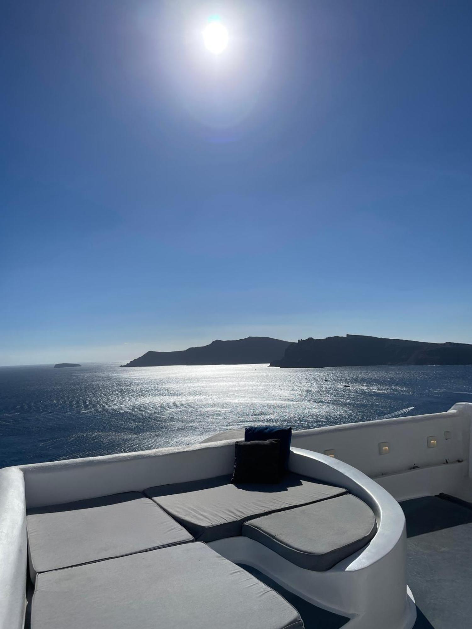 Oia'S Secret Villa Exterior photo