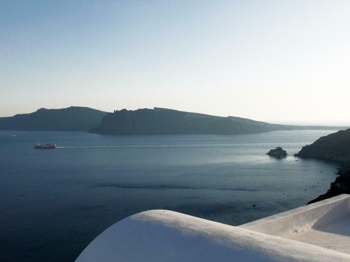 Oia'S Secret Villa Exterior photo
