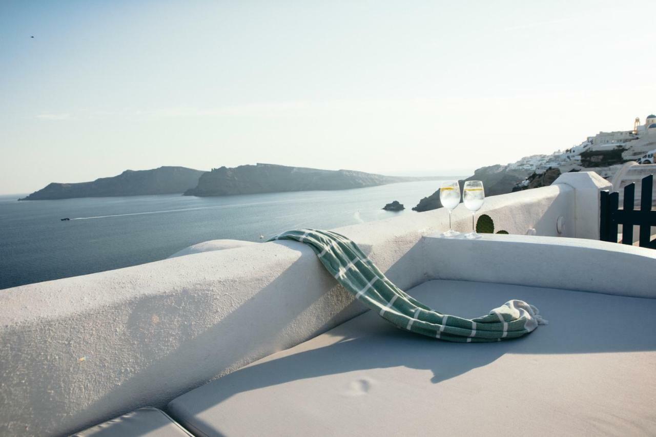 Oia'S Secret Villa Exterior photo