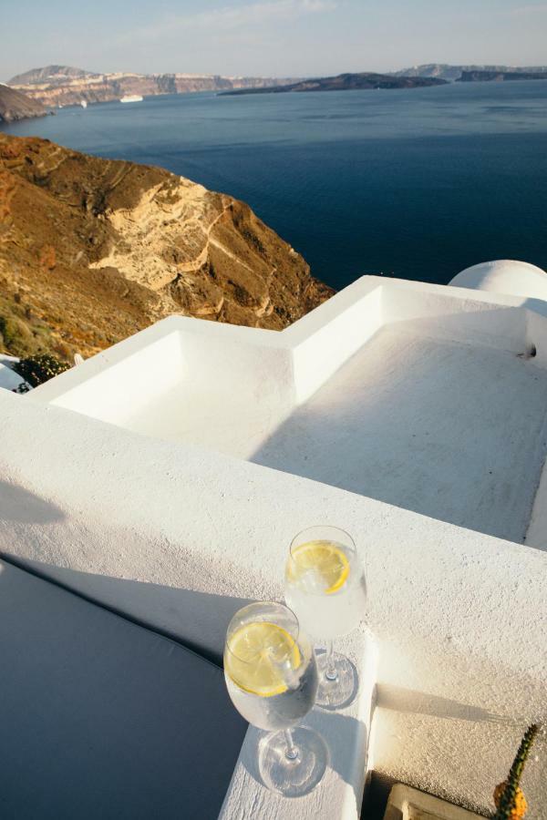 Oia'S Secret Villa Exterior photo