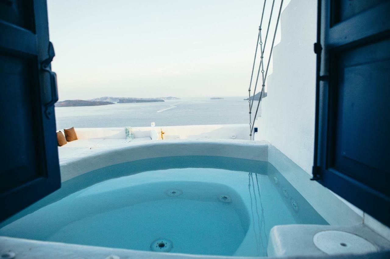 Oia'S Secret Villa Exterior photo