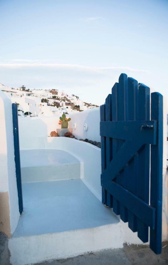 Oia'S Secret Villa Exterior photo